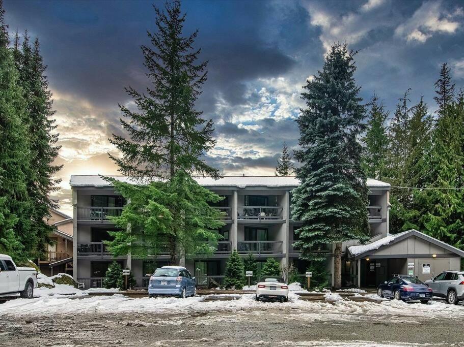 Casa Creekside - Walk To Gondola, Shops, Lakes! Whistler Zewnętrze zdjęcie